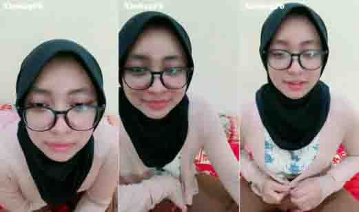 bokep indo 3gp online jilbab hitam nakal