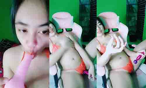 Bokep yuvi omek getarin dildo gede
