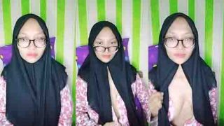 Bokep Ella Hijabers Berkacamata Spill Susu